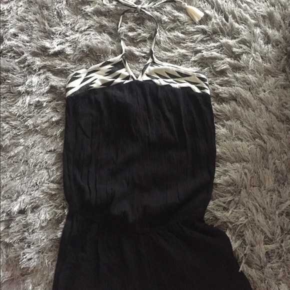 Halter style jumpsuit❤️ - Picture 4 of 8